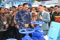 Menko Agus Harimurti Yudhoyono memberikan keterangan kepada awak media usai Opening Ceremony rangkaian Indo Water 2026 Expo & Forum, Indo Waste & Recycling, Indo Renergy & Electric, Indo Security, Indo Firex, dan IISMEX 2026 di JIExpo Kemayoran, Jakarta, Selasa (11/8/2026)